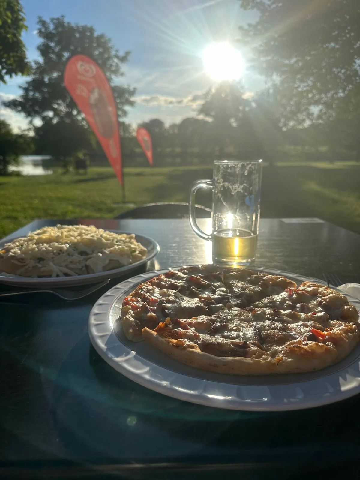 Pizza und Bier